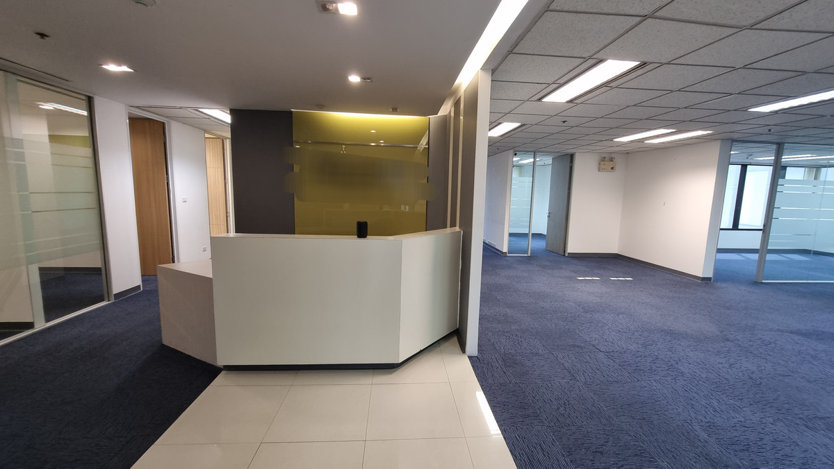 ให้เช่าสำนักงานนานา : ให้เช่าออฟฟิศ – นานา ใกล้รถไฟฟ้า 248 ตรม. ตกแต่งกั้นห้อง พร้อมใช้