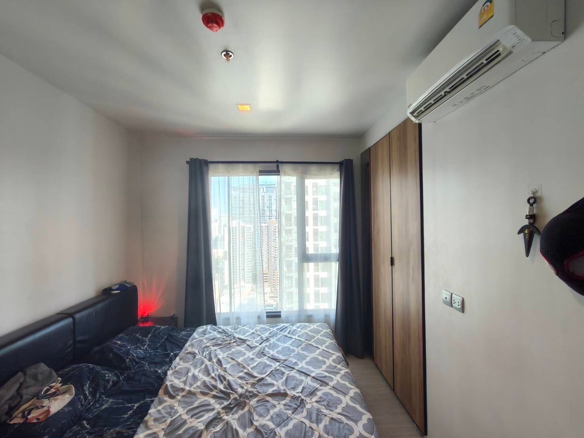 For RentCondoRama9, Petchburi, RCA : !! Beautiful room for rent, Condo Life Asoke-Rama 9, near MRT Rama 9.