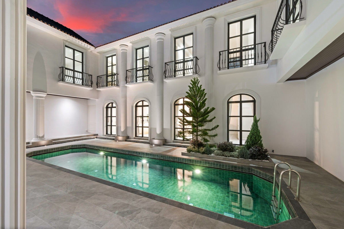 ขายบ้านโชคชัย4 ลาดพร้าว71 : ✨ บ้านเดี่ยวหรู พร้อมสระว่ายน้ำส่วนตัว | ทำเลนาคนิวาส 41 ใกล้ Central EastVilleบ้านรีโนเวทใหม่ทั้งหลัง