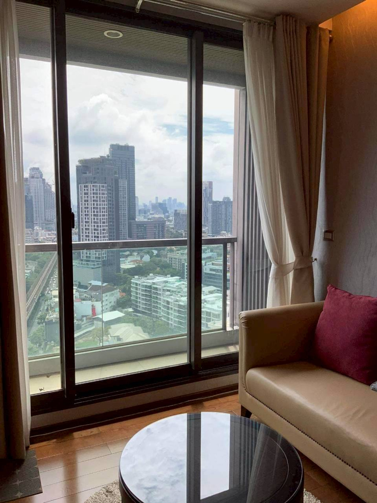 ให้เช่าคอนโดสุขุมวิท อโศก ทองหล่อ : ✅ ADDRS111 ✅ Line : @p2nproperty