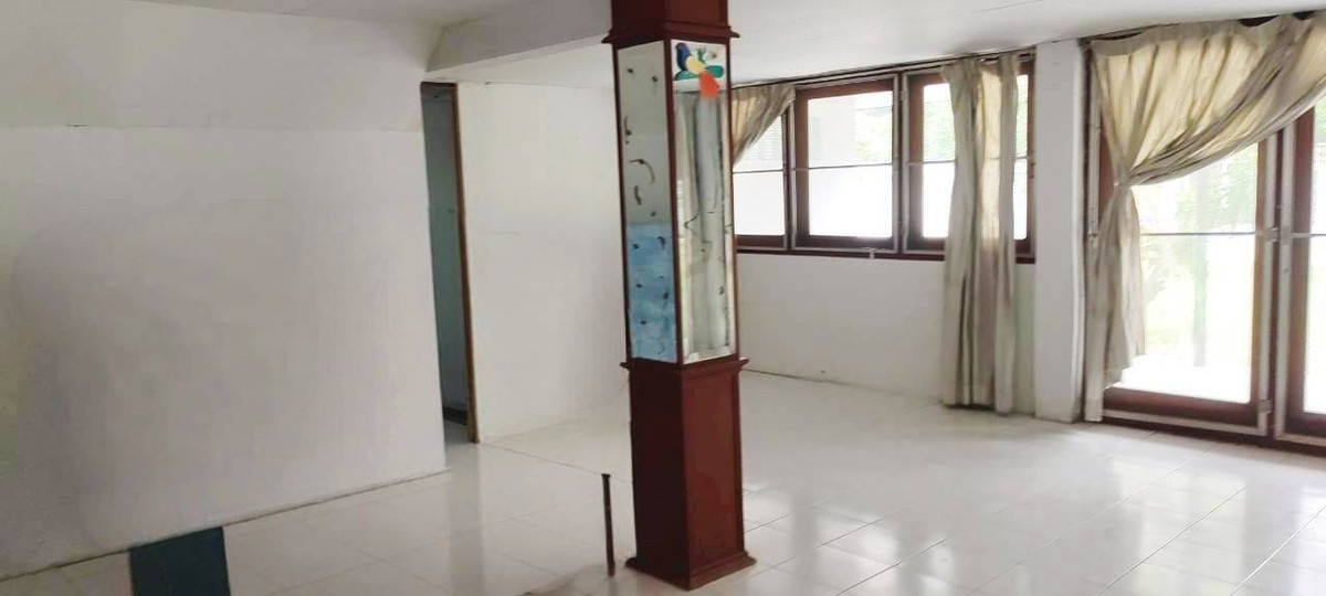 ขายบ้านพัฒนาการ ศรีนครินทร์ : 🔥ขายถูกสุดๆ🔥 บ้านเดี่ยว 2 ชั้น หมู่บ้านมิตรภาพ 3 ซ. ศรีนครินทร์ 38 แขวงหนองบอน เขตประเวศ กทม 10250 เนื้อที่ 97 ตารางวา