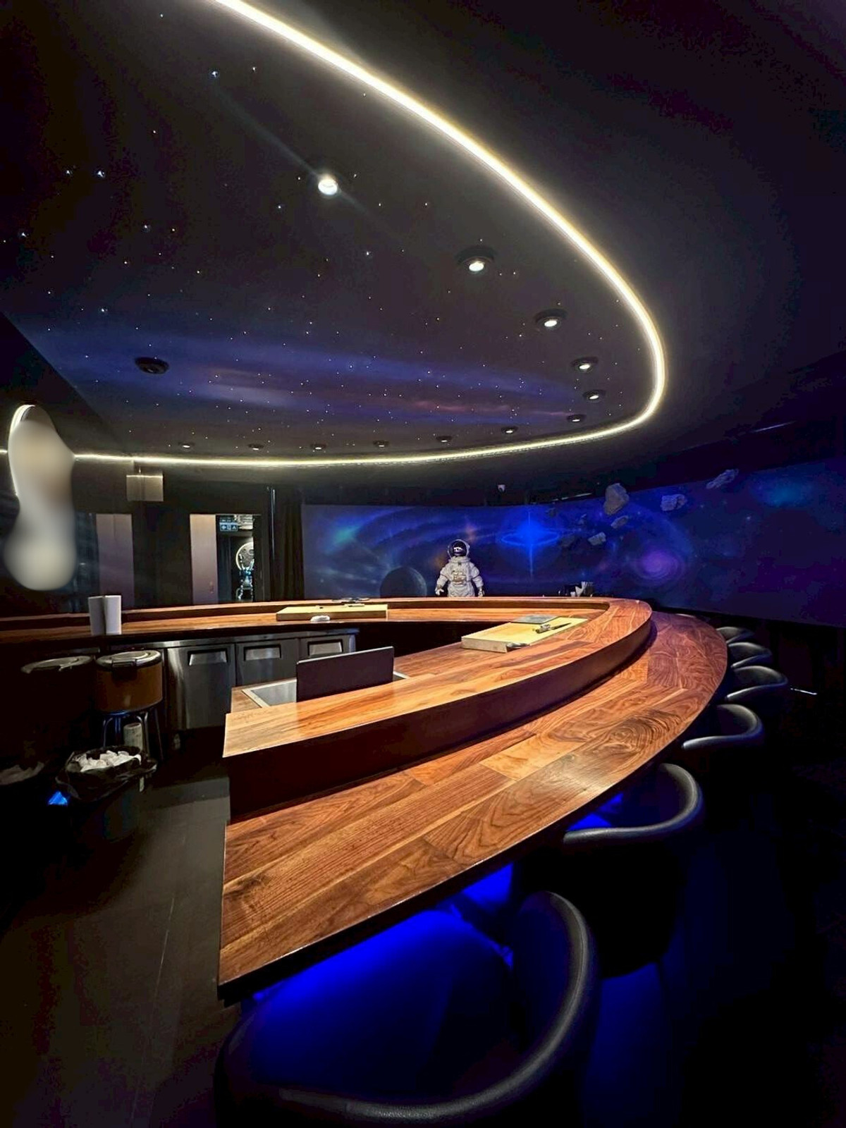 ให้เช่าร้านค้า/ตลาดนัดสุขุมวิท อโศก ทองหล่อ : ให้เช่าร้านอาหารและบาร์ เพียง 4 นาทีจาก BTS พร้อมพงษ์