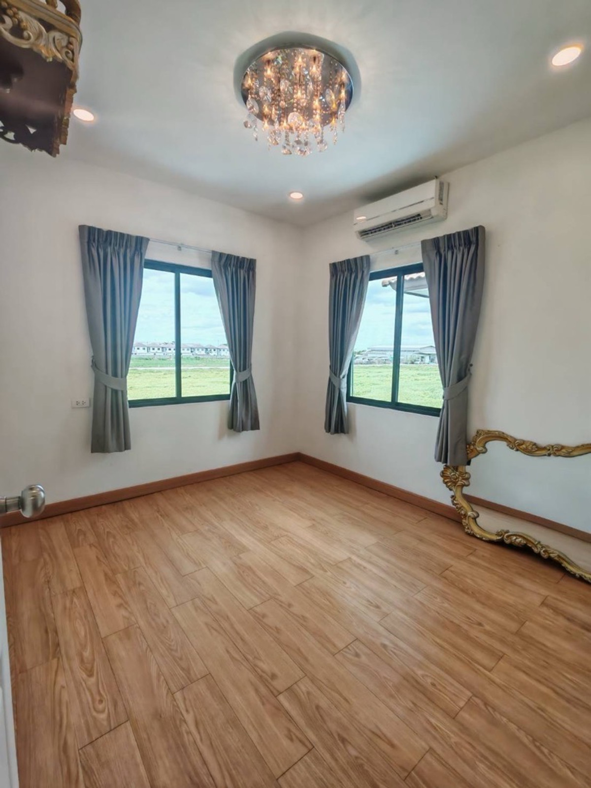 For SaleHousePathum Thani,Rangsit, Thammasat : Urgent sale Baan Fah Piyarom Necto