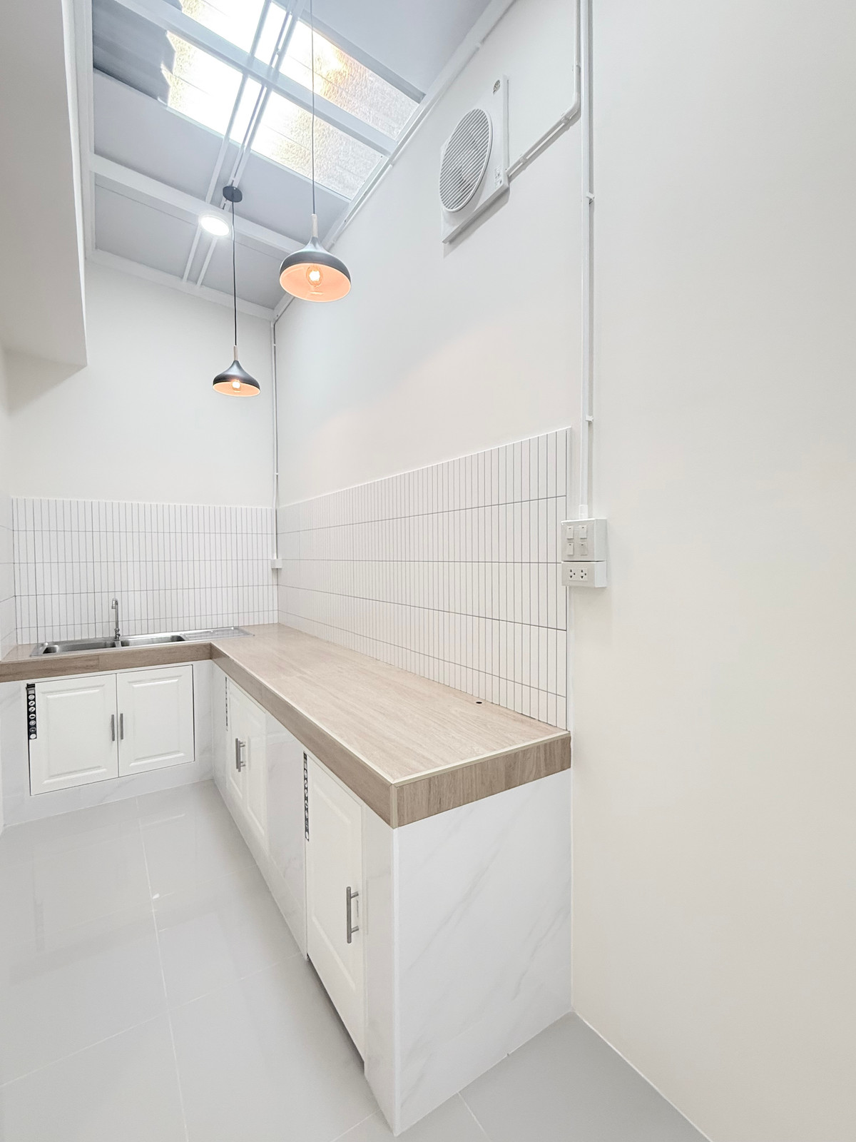 ขายทาวน์โฮมบางแค เพชรเกษม : ขายทาวน์เฮ้าส์ สไตล์มินิมอล ณัฐกานต์ เพชรเกษม 112 ตกแต่งใหม่ พร้อมอยู่ เดินทางไปMRTหลักสองได้ 