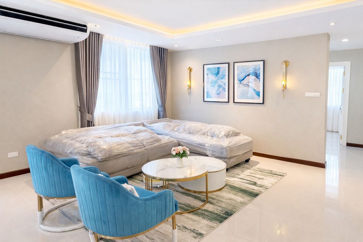 For RentCondoSukhumvit, Asoke, Thonglor : 🔹D.S. TOWER 1 (Sukhumvit33)🔹Size 236 sq.m. • 4 bedrooms, 3 bathrooms • Fully furnished + electrical appliances • Ready to move in