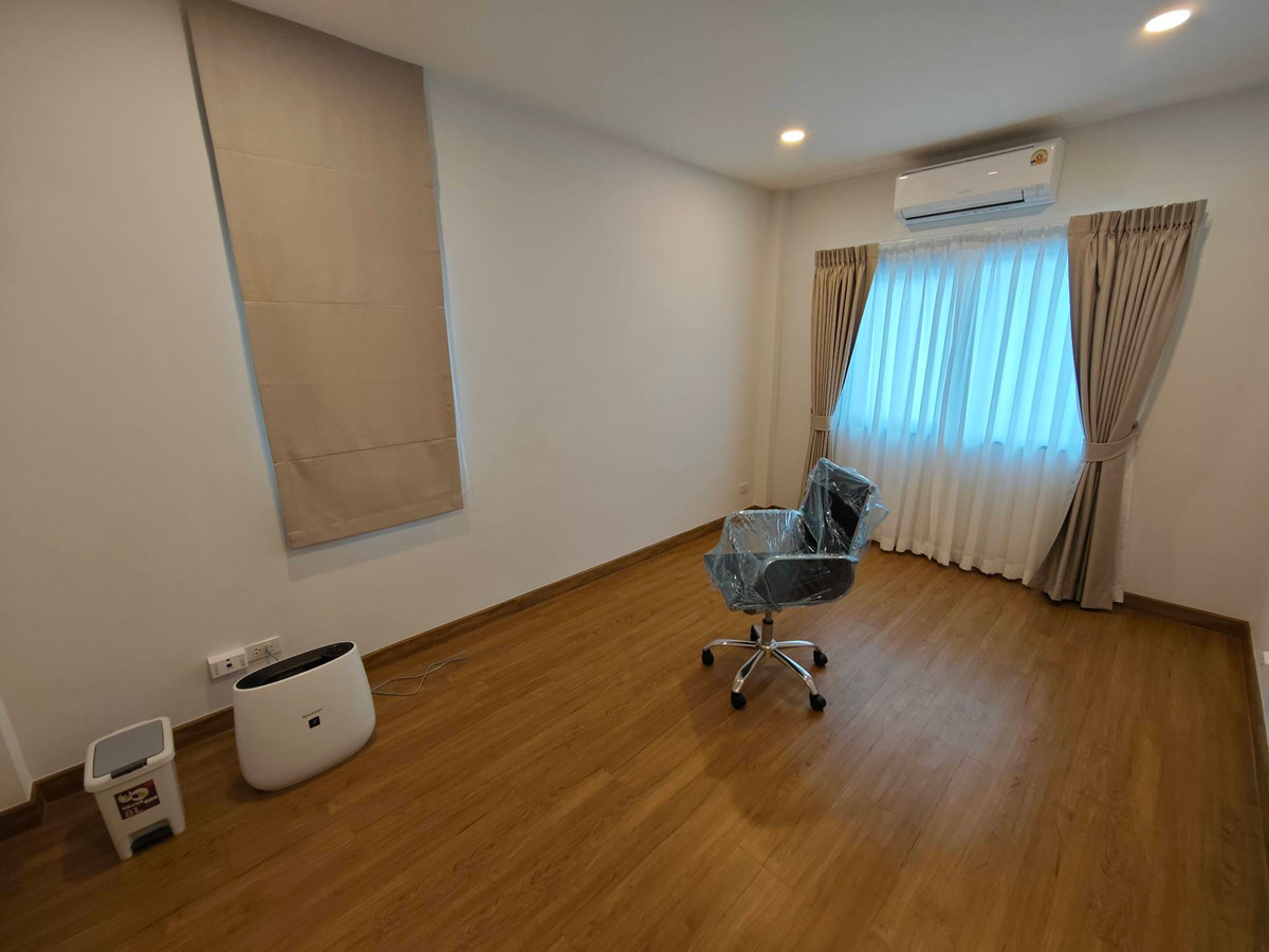 For RentHouseVipawadee, Don Mueang, Lak Si : Centro Vibhavadi, near Don Mueang Airport and International School, 4 bedroom detached house, available for rent,