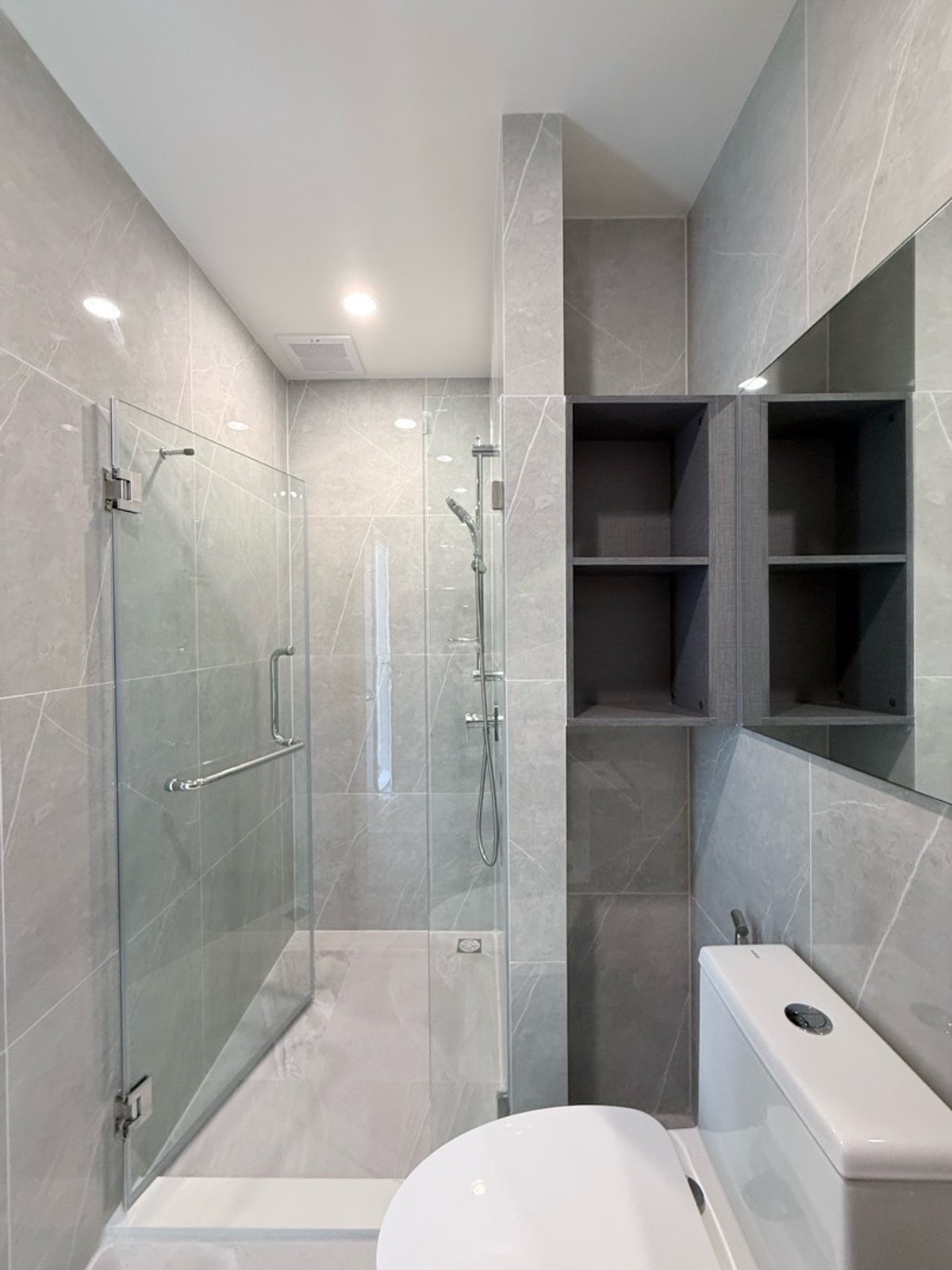 ให้เช่าคอนโดพระราม 9 เพชรบุรีตัดใหม่ RCA : 🏢 Nue District R9 👫 🔥 คอนโดใหม่ใจกลางพระราม 9 | 🚆 MRT เดินใกล้ | 🌿 ส่วนกลางหรูมาก | ห้องใหม่ นัดดูได้ทุกวัน 👩🏻‍🤝‍👨🏼💗