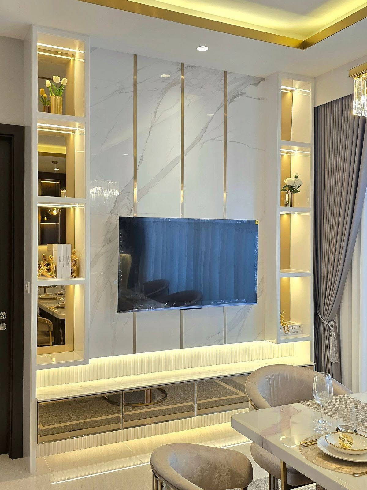 HouseLadkrabang, Suwannaphum Airport : For sale/rent at cost, Perfect Masterpiece mansion, Sukhumvit 77, land 142 wa, 4 bedrooms, luxuriously decorated.