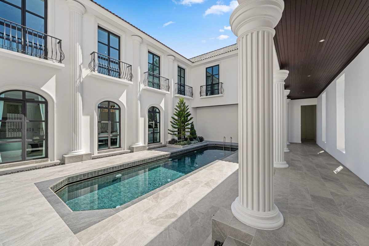 ขายบ้านโชคชัย4 ลาดพร้าว71 : ✨ บ้านเดี่ยวหรู พร้อมสระว่ายน้ำส่วนตัว | ทำเลนาคนิวาส 41 ใกล้ Central EastVilleบ้านรีโนเวทใหม่ทั้งหลัง