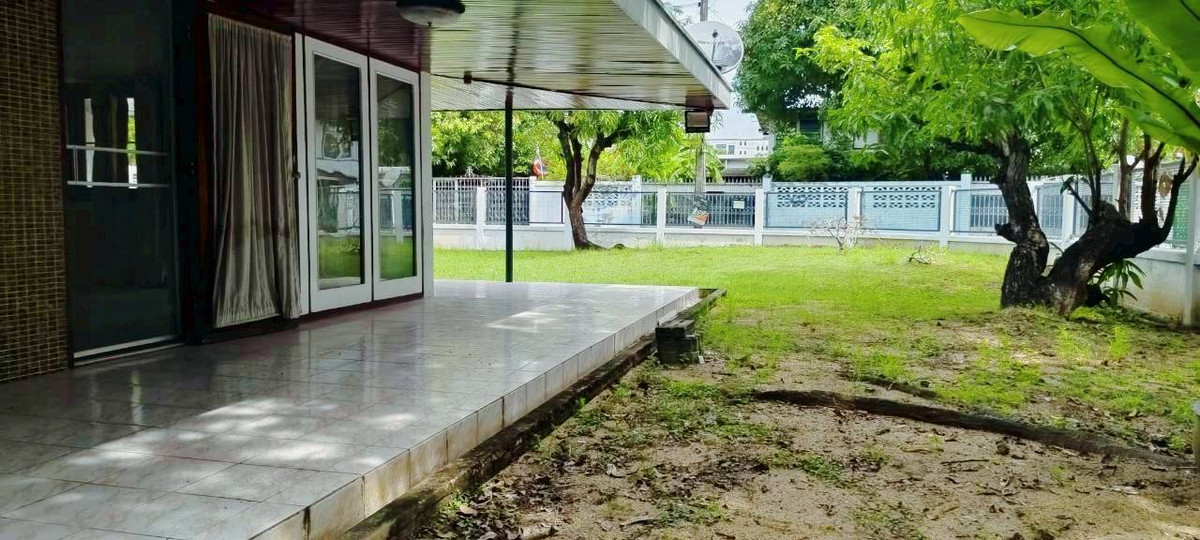 ขายบ้านพัฒนาการ ศรีนครินทร์ : 🔥ขายถูกสุดๆ🔥 บ้านเดี่ยว 2 ชั้น หมู่บ้านมิตรภาพ 3 ซ. ศรีนครินทร์ 38 แขวงหนองบอน เขตประเวศ กทม 10250 เนื้อที่ 97 ตารางวา