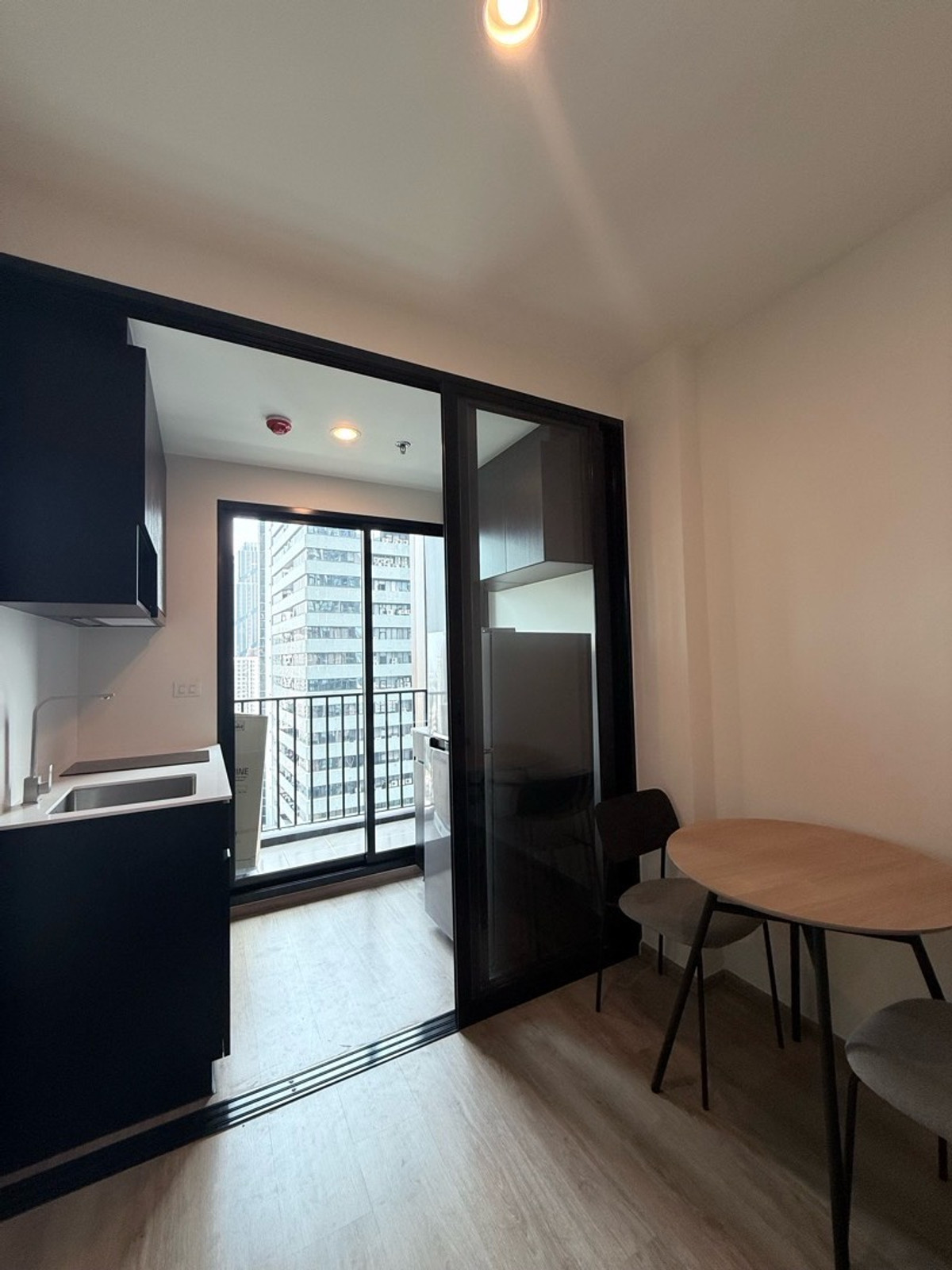 ให้เช่าคอนโดพระราม 9 เพชรบุรีตัดใหม่ RCA : 🏢 Nue District R9 👫🚆 MRT 150 m. Full facilities | ⛳ Golf | 💆‍♀️ Spa | 🧘 Pilates