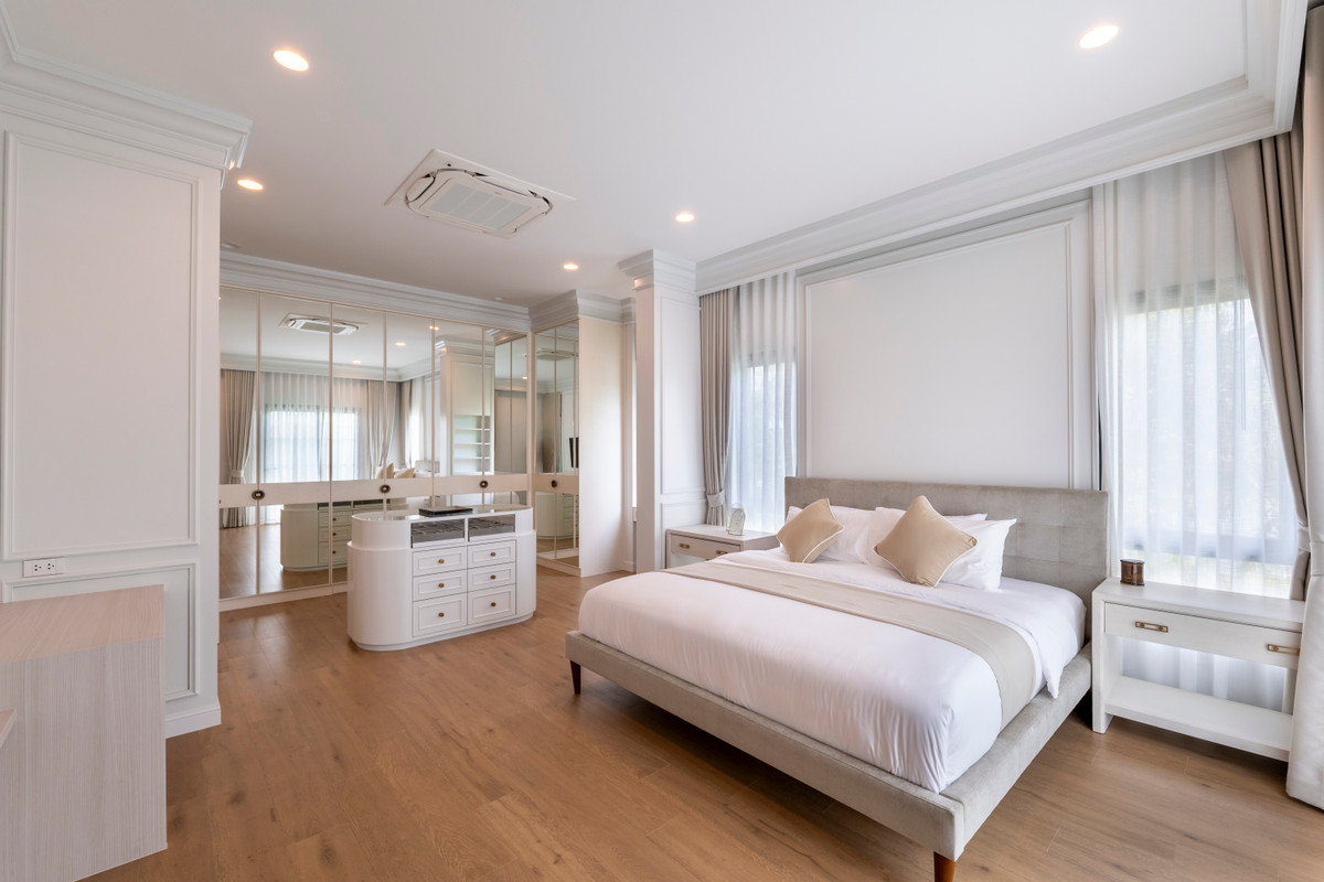 For RentHousePattanakan, Srinakarin : Narinsiri Krungthep Kreetha Private Luxury Detached House, Ready to Move In Please call: 062-496-6454