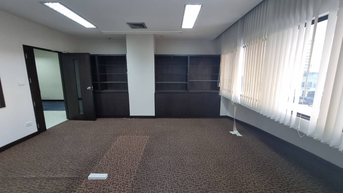 For RentOfficeSukhumvit, Asoke, Thonglor : Office for rent, Asoke area, near BTS and MRT.