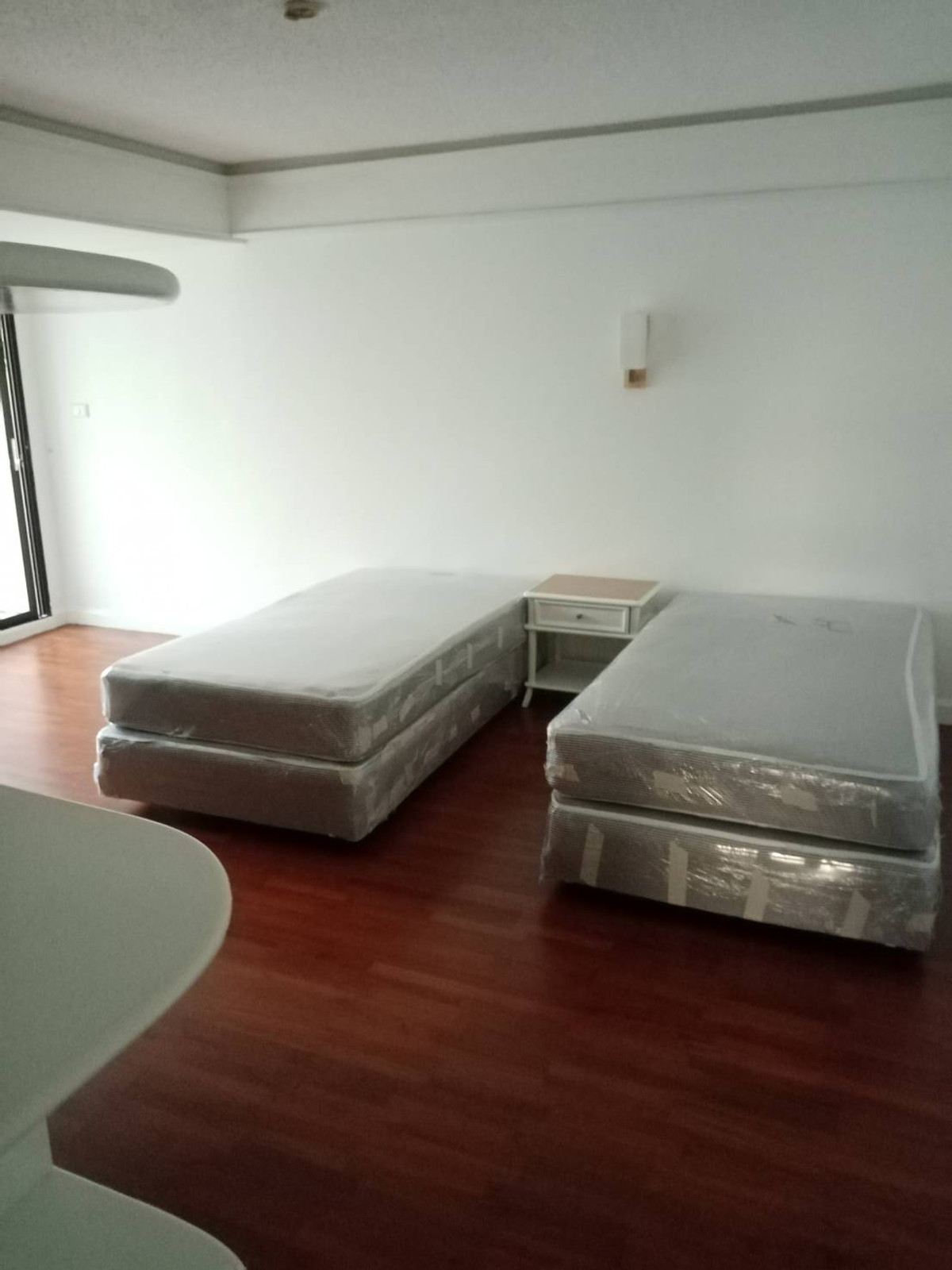 For RentCondoWitthayu, Chidlom, Langsuan, Ploenchit : Ambassador Court 250 sq.m. Please add LINE ID @806qphgn o8415o5483