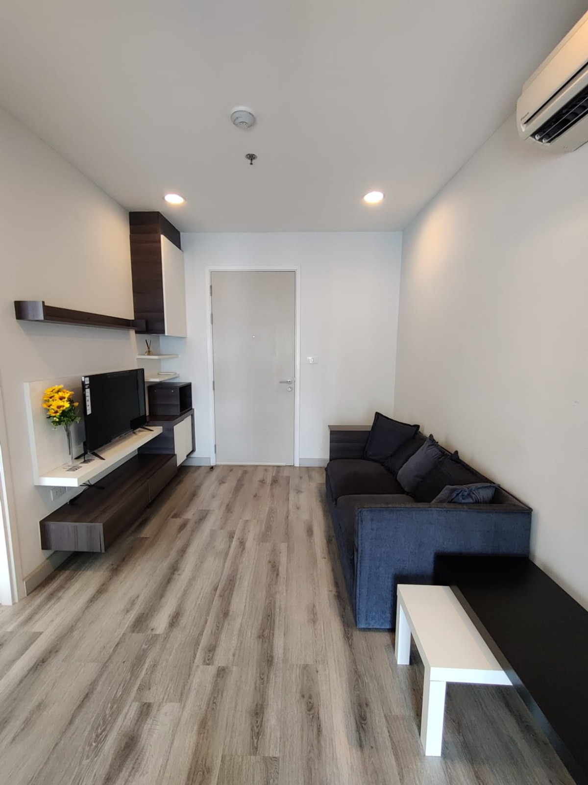 For RentCondoSathorn, Narathiwat : !! Beautiful room for rent, Condo Centric Sathorn-Saint Louis, near BTS Surasak.