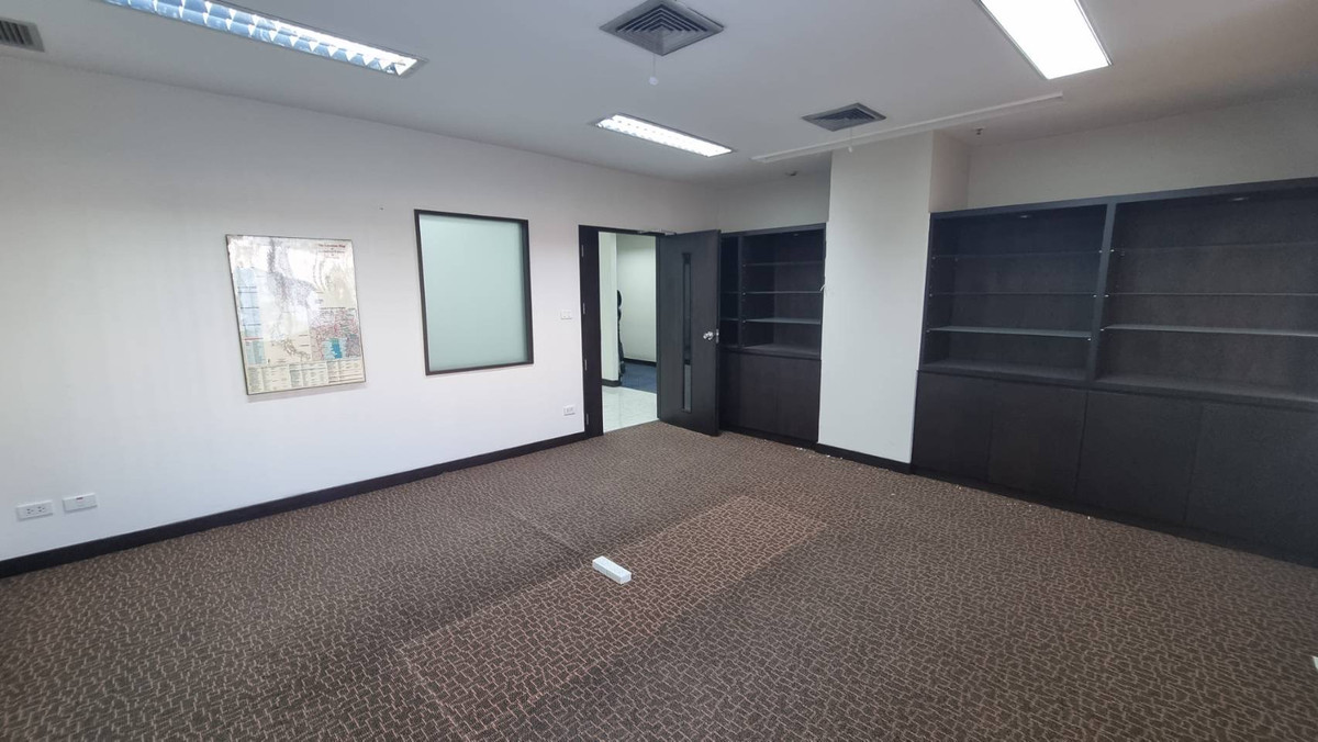 For RentOfficeSukhumvit, Asoke, Thonglor : Office for rent, Asoke area, near BTS and MRT.