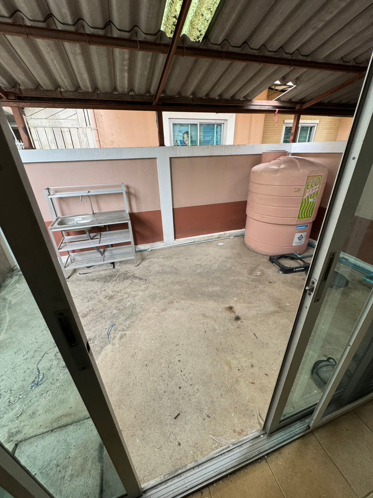 For RentTownhomeChaengwatana, Muangthong : 🔥 Townhome 3 floors, location next to the Pink Line, Samakkhi Station, house in new condition, ready to move in immediately. Can register a company