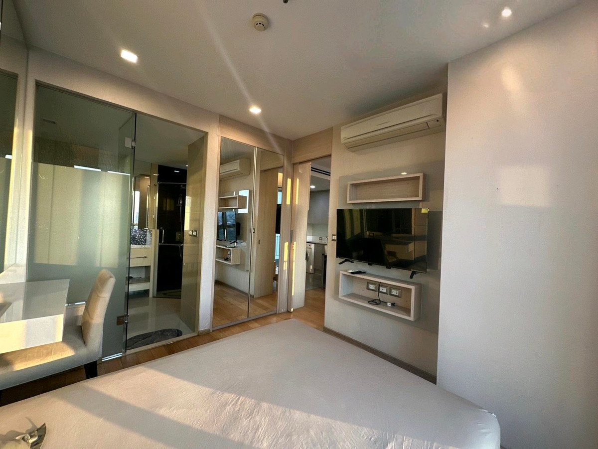 ให้เช่าคอนโดพระราม 9 เพชรบุรีตัดใหม่ RCA : 1 นอนเฟอร์นิเจอร์ครบ The address Asok