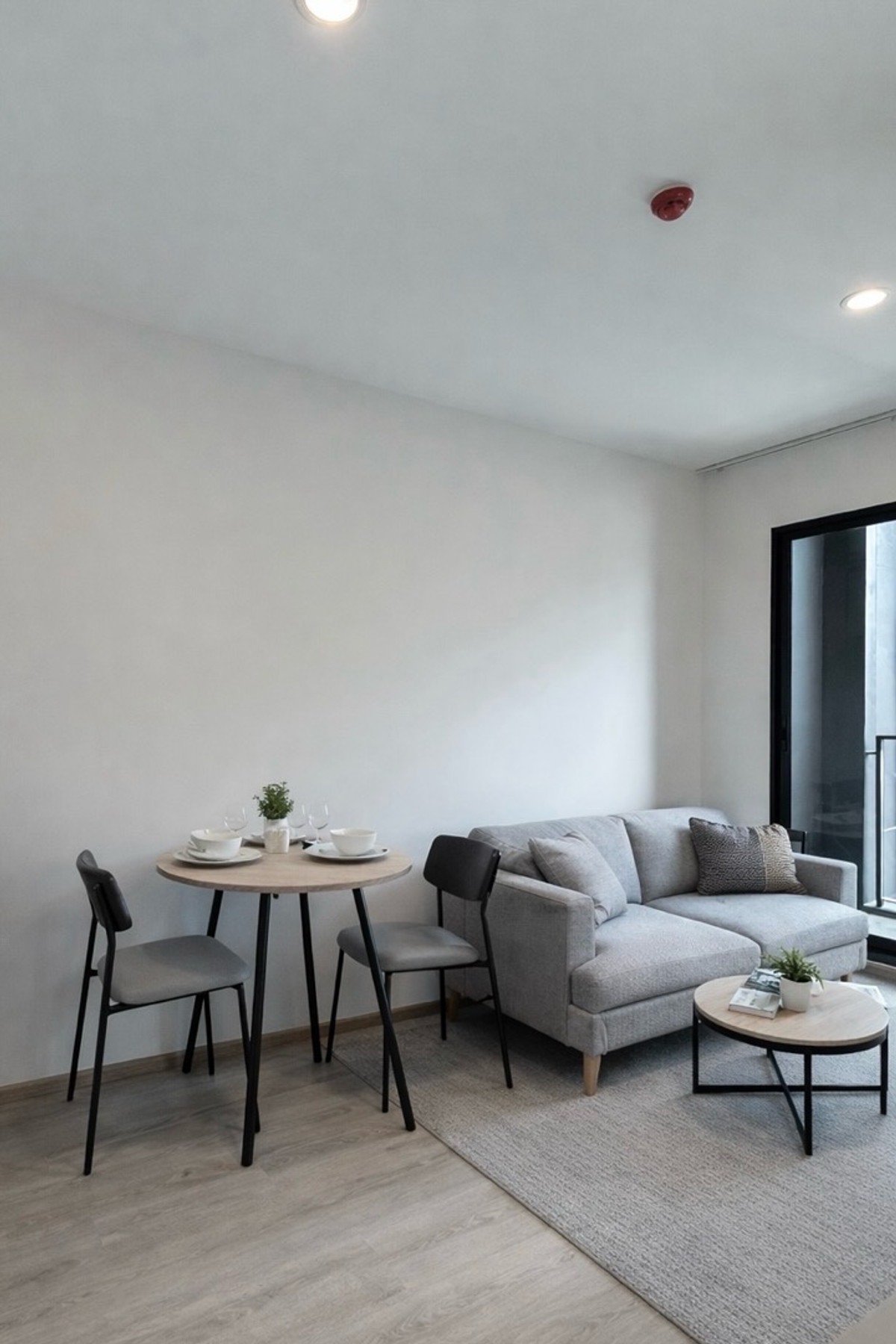 ให้เช่าคอนโดพระราม 9 เพชรบุรีตัดใหม่ RCA : 🏢 Nue District R9 👫 🔥 คอนโดใหม่ใจกลางพระราม 9 | 🚆 MRT เดินใกล้ | 🌿 ส่วนกลางหรูมาก | ห้องใหม่ นัดดูได้ทุกวัน 👩🏻‍🤝‍👨🏼💗