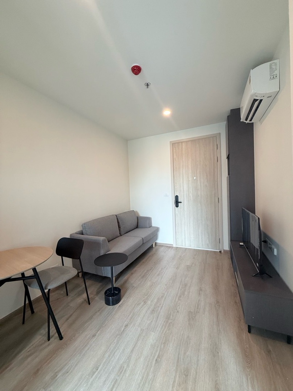 ให้เช่าคอนโดพระราม 9 เพชรบุรีตัดใหม่ RCA : 🏢 Nue District R9 👫🚆 MRT 150 m. Full facilities | ⛳ Golf | 💆‍♀️ Spa | 🧘 Pilates