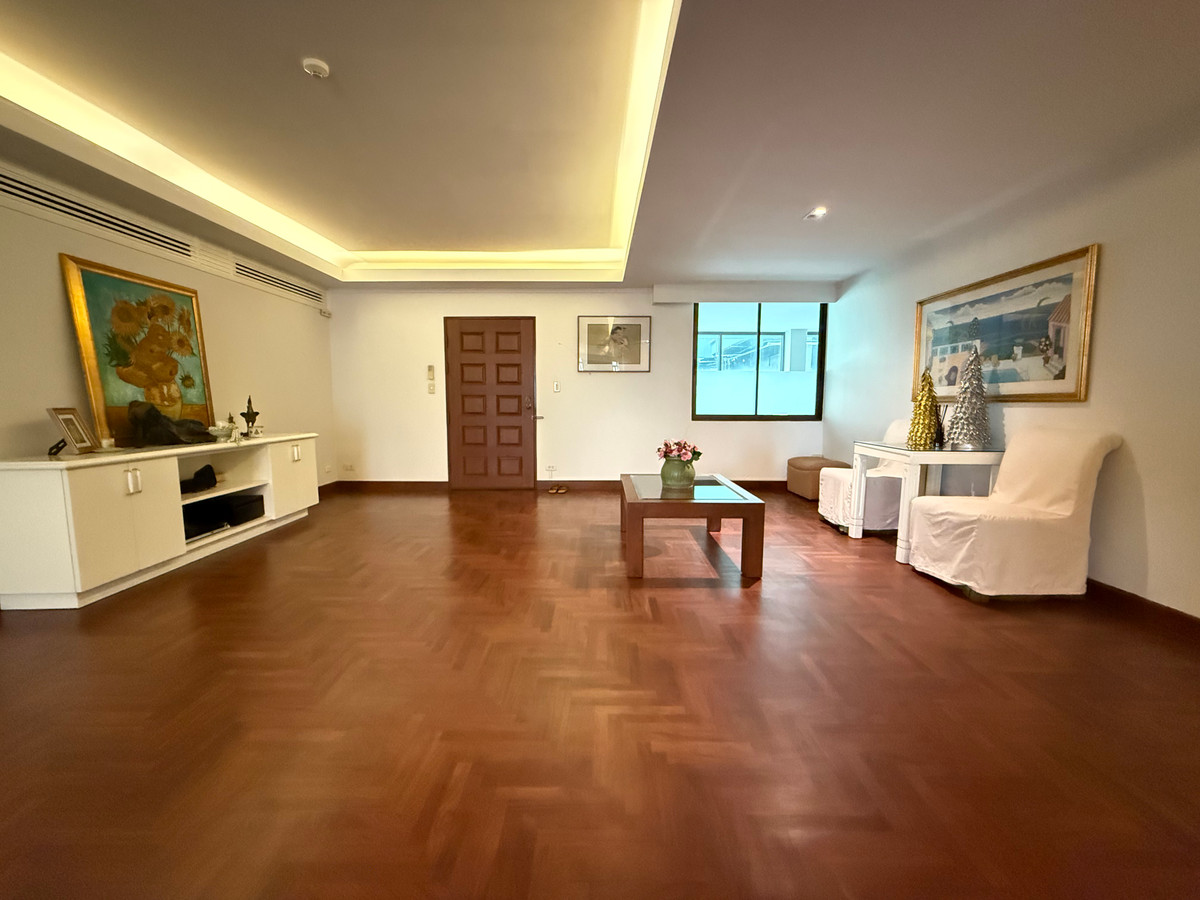 ขายคอนโดราชเทวี พญาไท : 🏠✨ เบญจศรี คอนโดมิเนียม | 3 Bedrooms for Sale (HBH-ST-76)