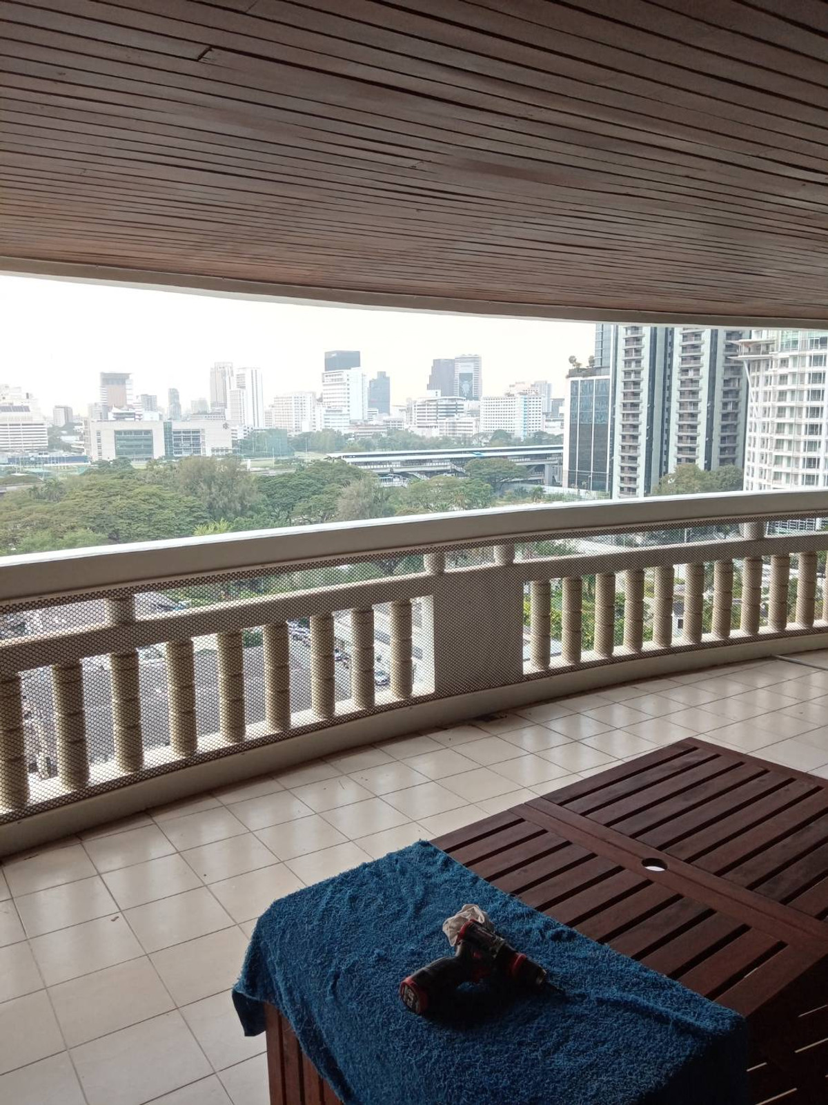 For RentCondoWitthayu, Chidlom, Langsuan, Ploenchit : Ambassador Court 250 sq.m. Please add LINE ID @806qphgn o8415o5483