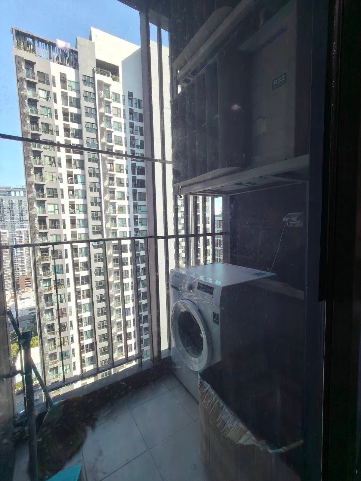 For RentCondoRama9, Petchburi, RCA : !! Beautiful room for rent, Condo Life Asoke-Rama 9, near MRT Rama 9.