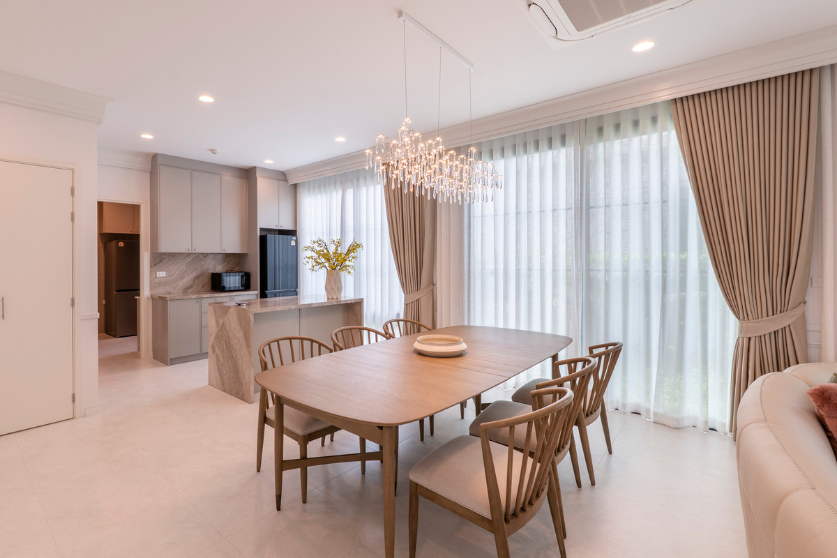 For RentHousePattanakan, Srinakarin : Narinsiri Krungthep Kreetha Private Luxury Detached House, Ready to Move In Please call: 062-496-6454