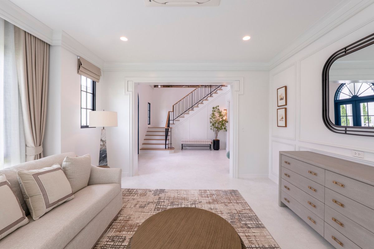 For RentHousePattanakan, Srinakarin : Narinsiri Krungthep Kreetha Private Luxury Detached House, Ready to Move In Please call: 062-496-6454