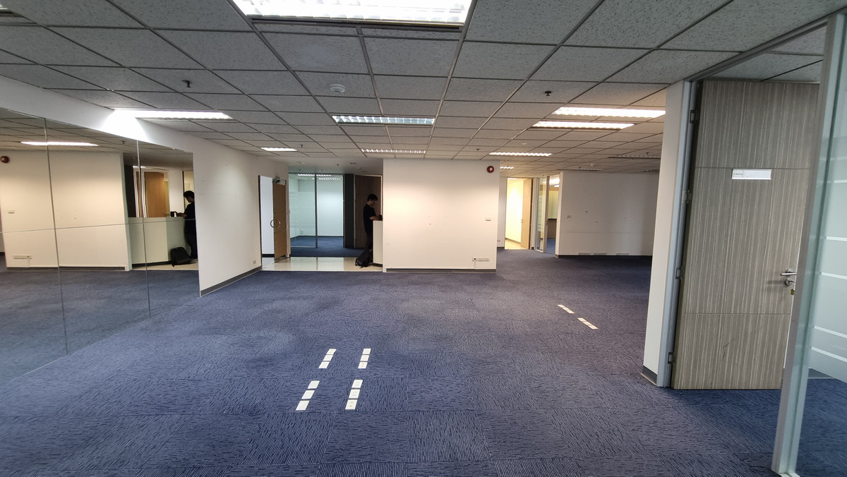 ให้เช่าสำนักงานนานา : ให้เช่าออฟฟิศ – นานา ใกล้รถไฟฟ้า 248 ตรม. ตกแต่งกั้นห้อง พร้อมใช้