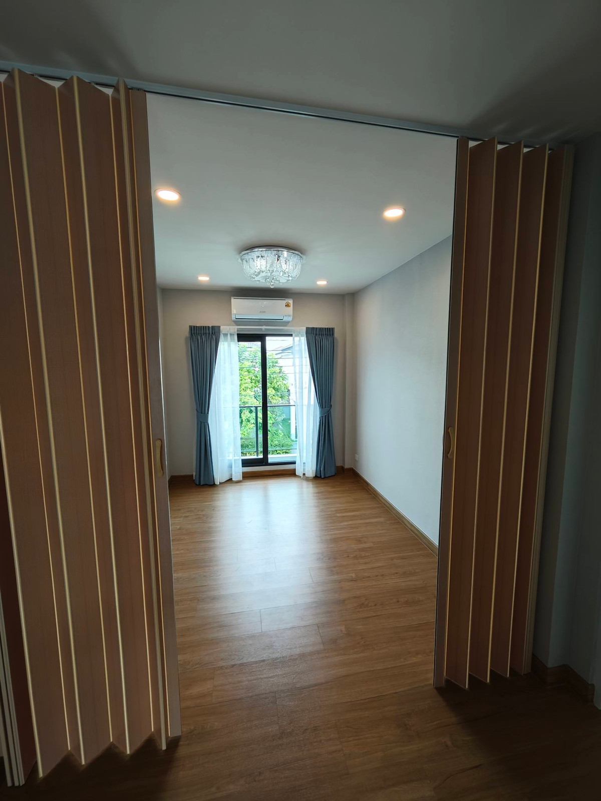 For RentHouseVipawadee, Don Mueang, Lak Si : Centro Vibhavadi, near Don Mueang Airport and International School, 4 bedroom detached house, available for rent,