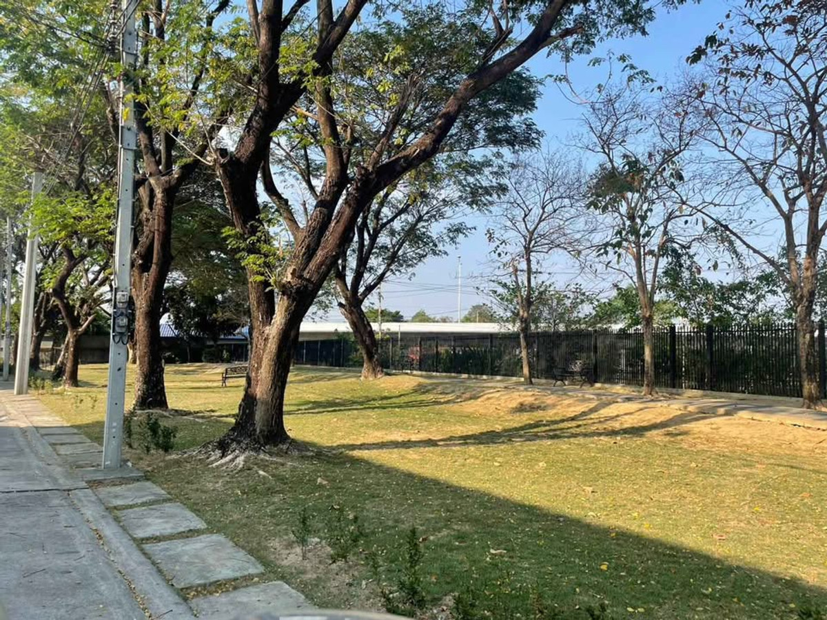 ให้เช่าทาวน์โฮมพระราม 5 ราชพฤกษ์ บางกรวย : ให้เช่า ทาวน์โฮม 2 ชั้น หมู่บ้าน คาซ่า วอเตอร์ไซด์ ราชพฤกษ์ - พระราม 5 หลังมุม หน้าบ้านไม่ชนใคร (มีสวนเกาะกลาง)