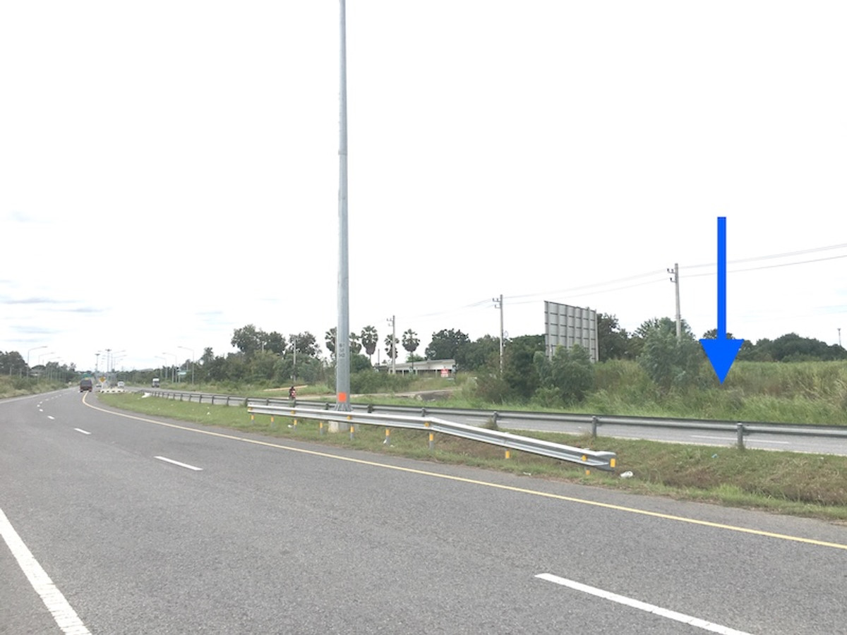 For SaleLandKorat Nakhon Ratchasima : Land for sale next to the bypass road, bypassing the city, area 6-3-12 rai, opposite Supalai Village, near Makro, near Do Home, near Suranaree Industrial Zone. The location is suitable for development into a commercial building, warehouse.