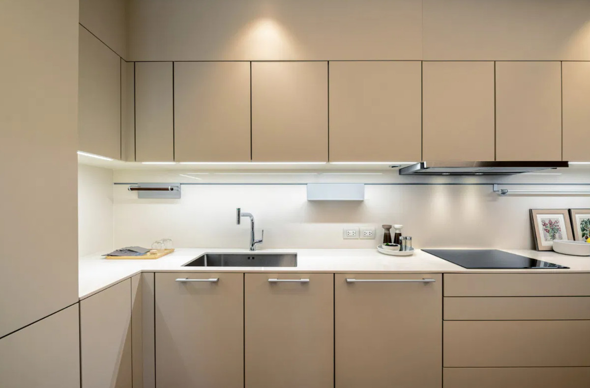 For RentCondoWitthayu, Chidlom, Langsuan, Ploenchit : Baan Sindhorn 120 sq.m. Please add LINE ID @806qphgn o8415o5483