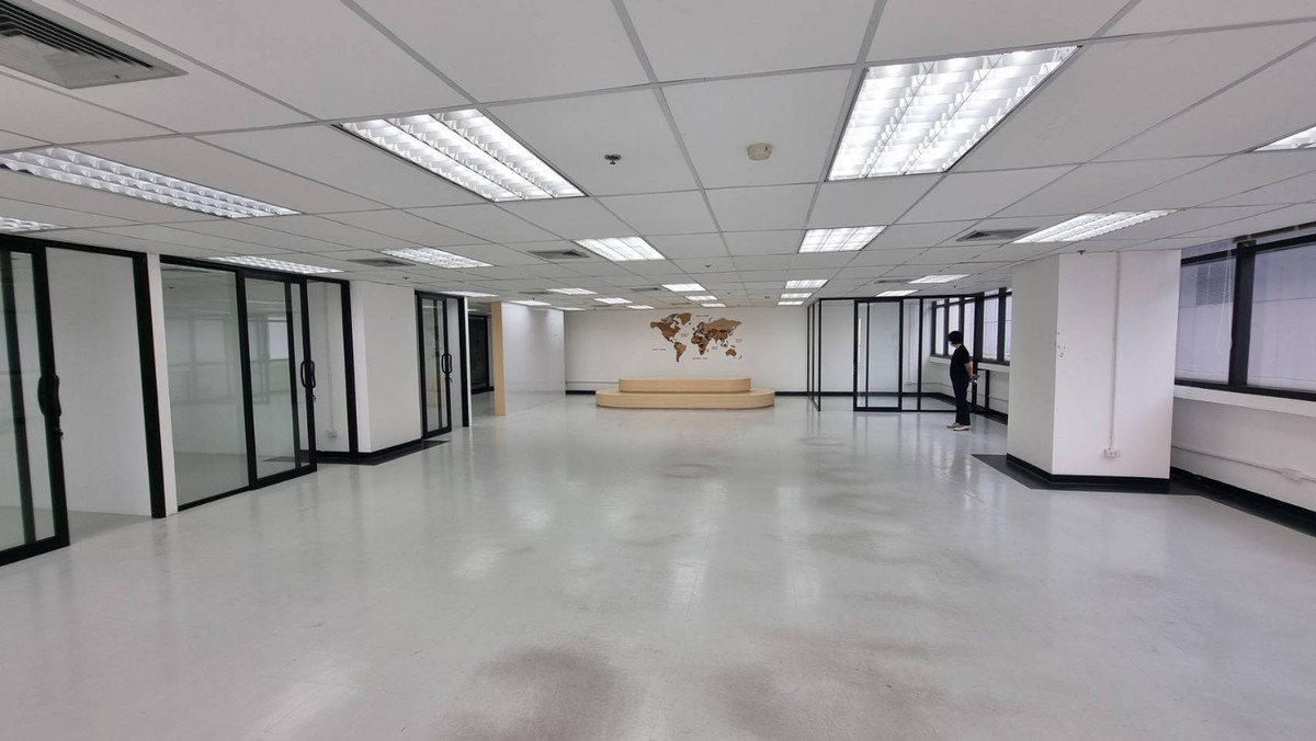 ให้เช่าสำนักงานราชเทวี พญาไท : BTS พญาไท ให้เช่าออฟฟิศ กั้นห้องพร้อมใช้ ขนาดพื้นที่ 281 ตร.ม. 450 บาท/ตรม.