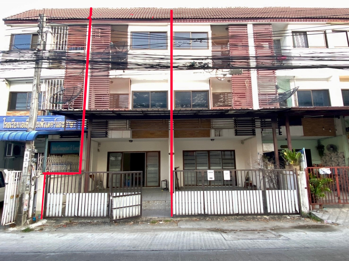 ขายทาวน์โฮมนวมินทร์ รามอินทรา : ขายทาวน์โฮม 3 ชั้น ต้นซอยนวมินทร์ 42 ทำเลค้าขายเด่น อยู่อาศัยได้ ลงทุนก็คุ้ม