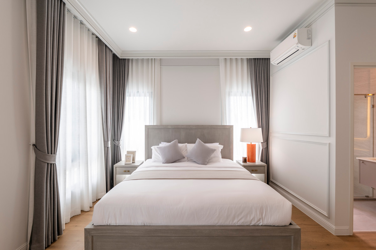 For RentHousePattanakan, Srinakarin : Narinsiri Krungthep Kreetha Private Luxury Detached House, Ready to Move In Please call: 062-496-6454