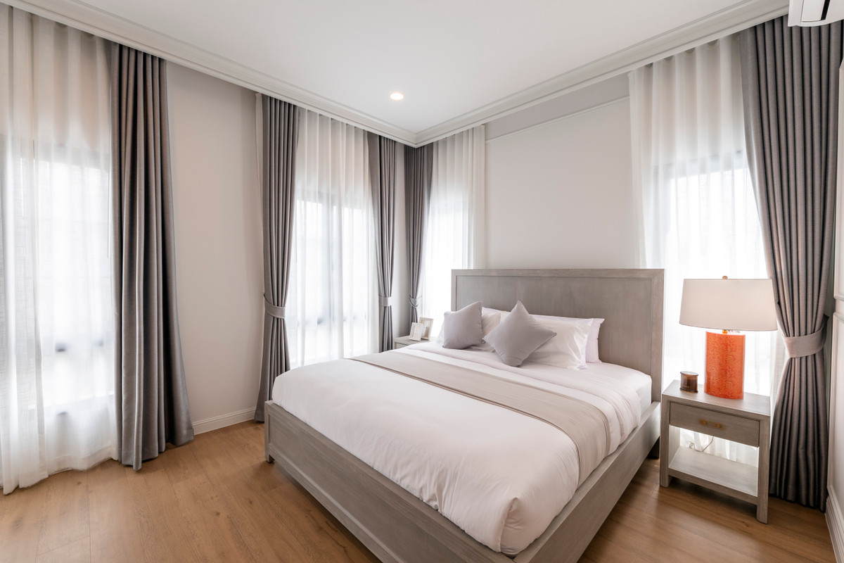 For RentHousePattanakan, Srinakarin : Narinsiri Krungthep Kreetha Private Luxury Detached House, Ready to Move In Please call: 062-496-6454