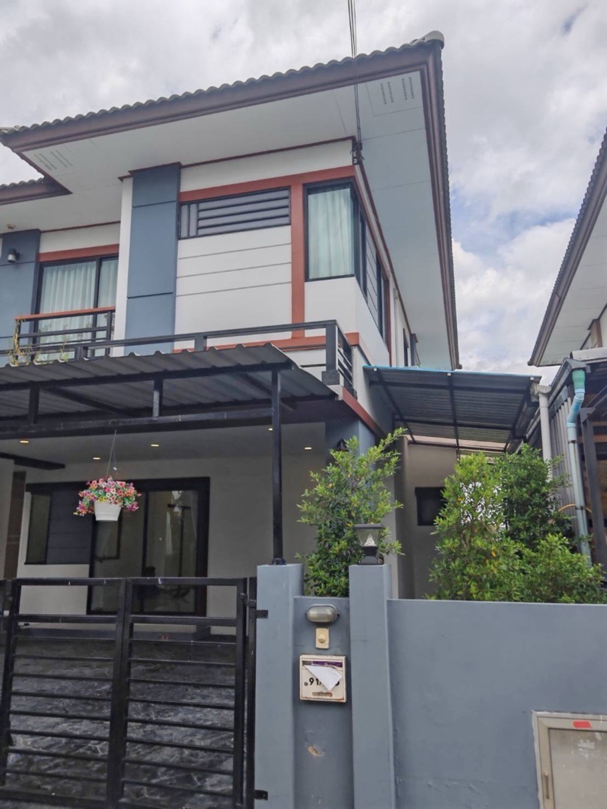 For SaleHousePathum Thani,Rangsit, Thammasat : Urgent sale Baan Fah Piyarom Necto