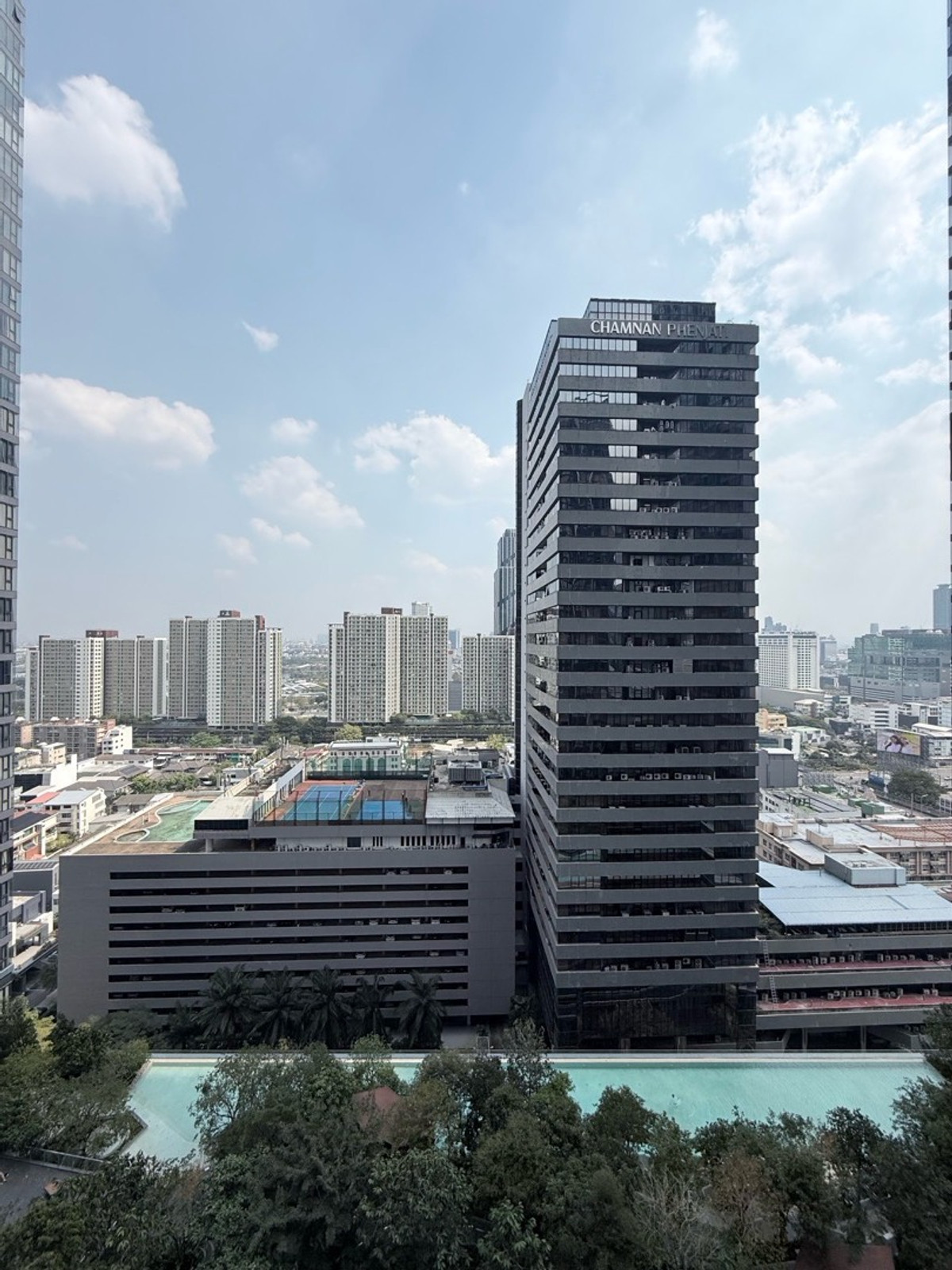 ให้เช่าคอนโดพระราม 9 เพชรบุรีตัดใหม่ RCA : 🏢 Nue District R9 👫🚆 MRT 150 m. Full facilities | ⛳ Golf | 💆‍♀️ Spa | 🧘 Pilates