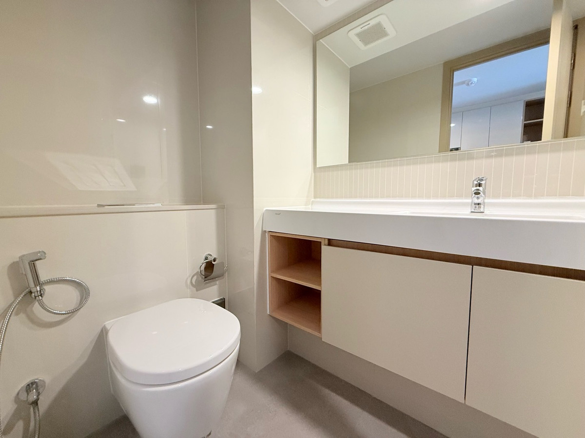 For RentCondoSiam Paragon ,Chulalongkorn,Samyan : New room❗️Duplex 1 bedroom with sofa bed, big work desk, ready to move in🌟