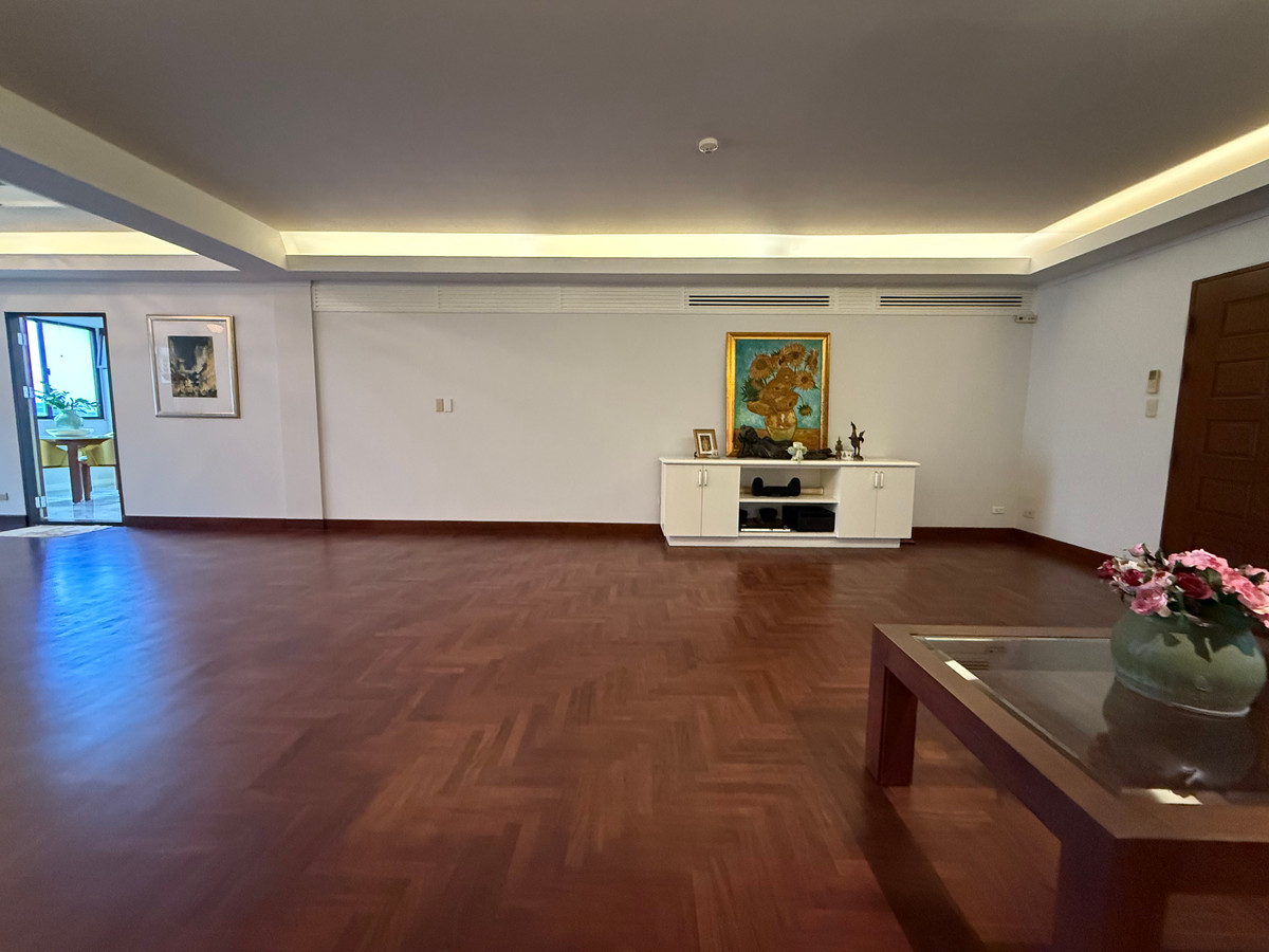 ขายคอนโดราชเทวี พญาไท : 🏠✨ เบญจศรี คอนโดมิเนียม | 3 Bedrooms for Sale (HBH-ST-76)