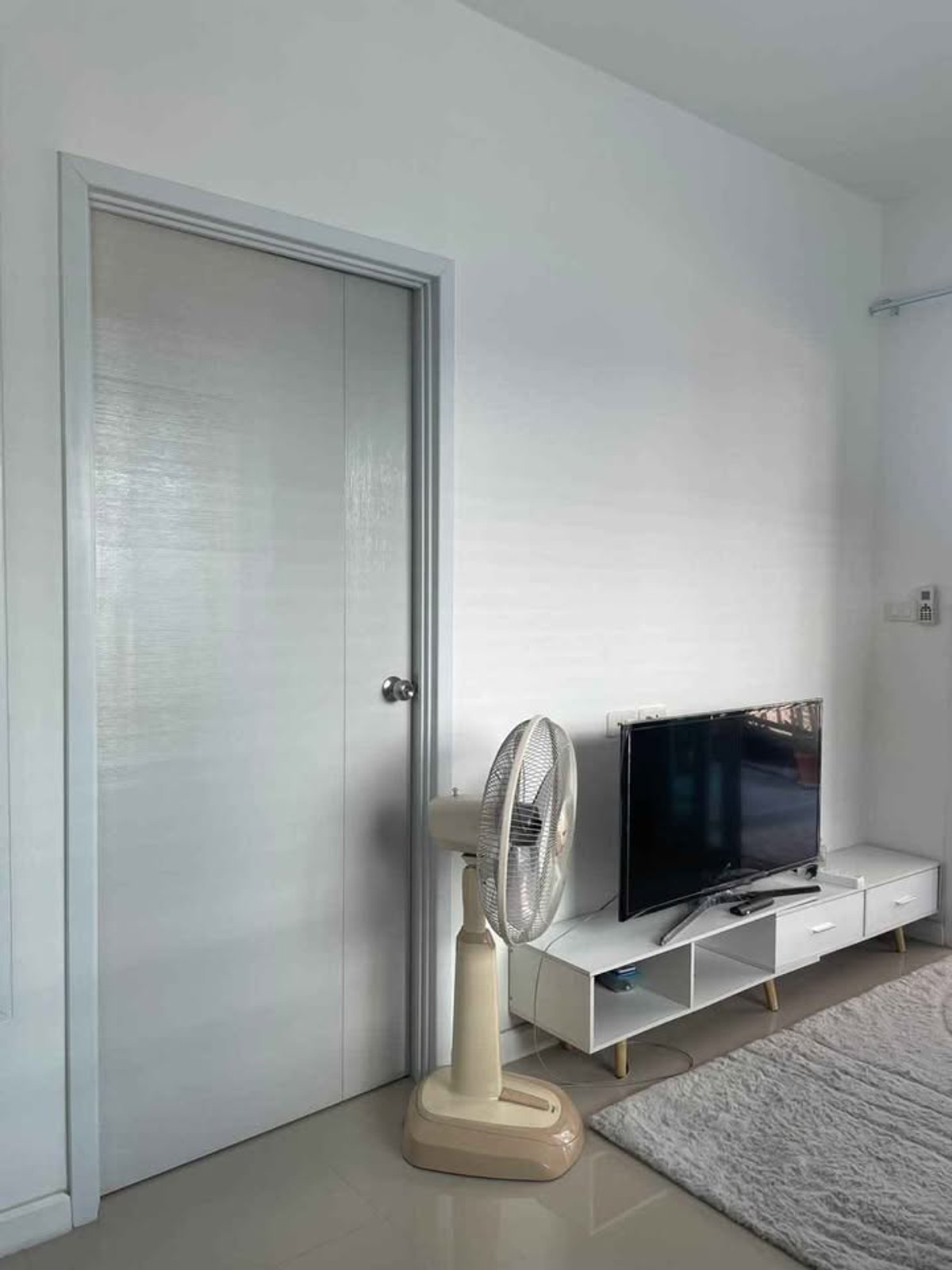 ให้เช่าทาวน์โฮมพระราม 5 ราชพฤกษ์ บางกรวย : ให้เช่า ทาวน์โฮม 2 ชั้น หมู่บ้าน คาซ่า วอเตอร์ไซด์ ราชพฤกษ์ - พระราม 5 หลังมุม หน้าบ้านไม่ชนใคร (มีสวนเกาะกลาง)