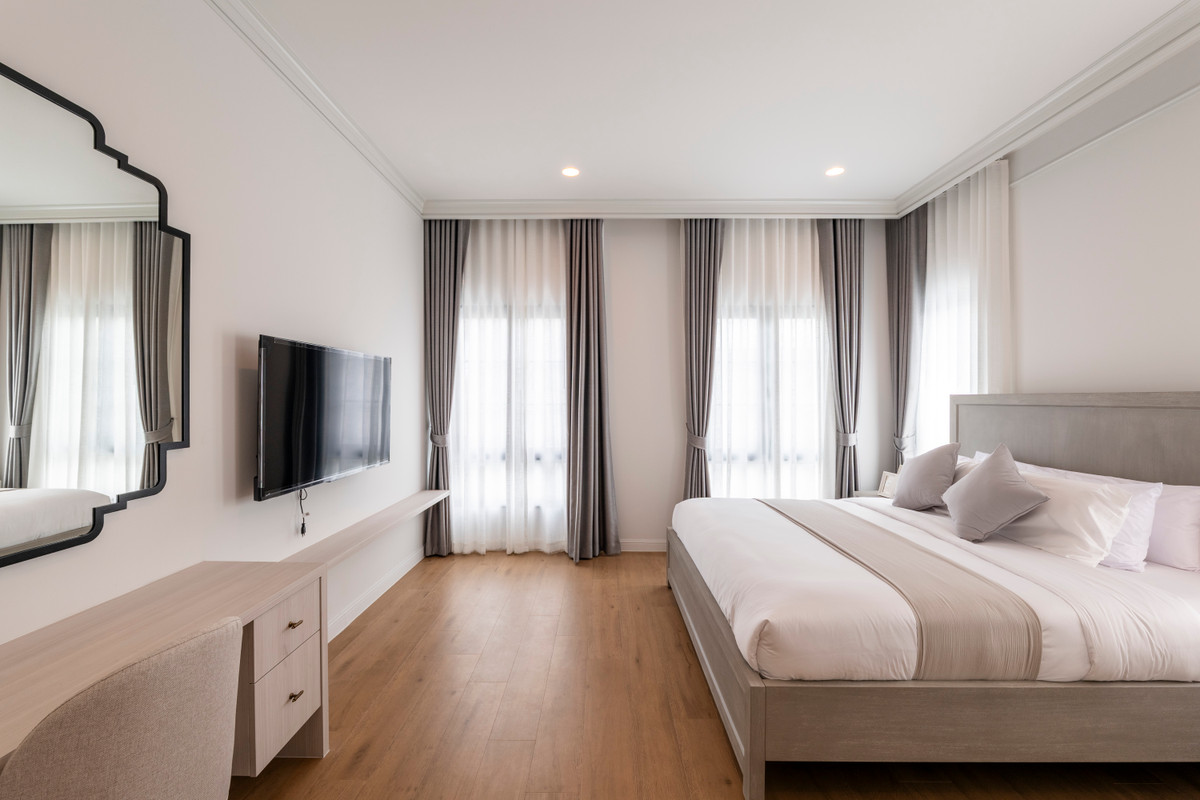 For RentHousePattanakan, Srinakarin : Narinsiri Krungthep Kreetha Private Luxury Detached House, Ready to Move In Please call: 062-496-6454