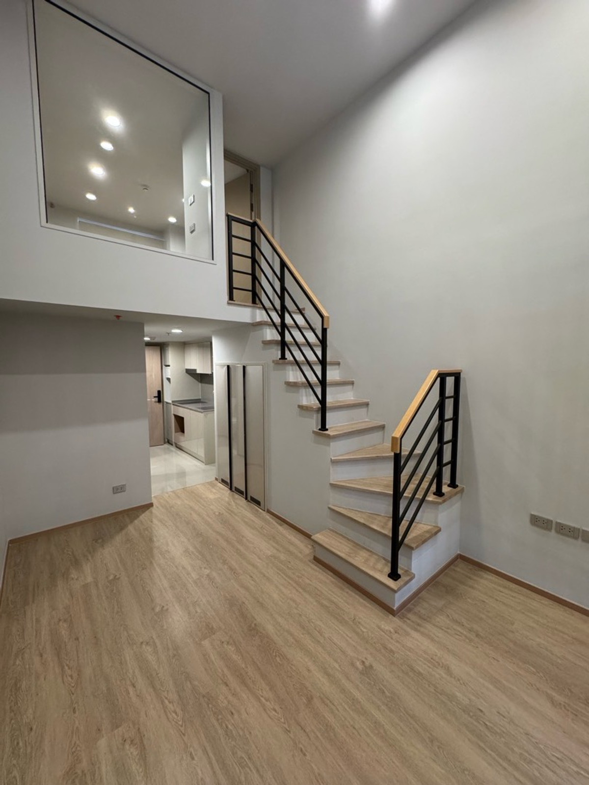 ขายคอนโดสยาม จุฬา สามย่าน : ขายด่วน Culture Chula ตำแหน่งสวย วิวสามย่าน จามจุรี ราคาดีสุด ทำเลใกล้ สามย่าน สีลม ราคา 7.19 ล้านบาท ติดต่อ 0869017364
