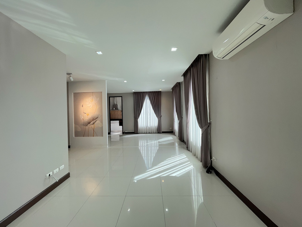 For SaleHousePathum Thani,Rangsit, Thammasat : Sammakorn Khlong 7, luxury detached house, 3 bedrooms, 3 bathrooms, convenient transportation.