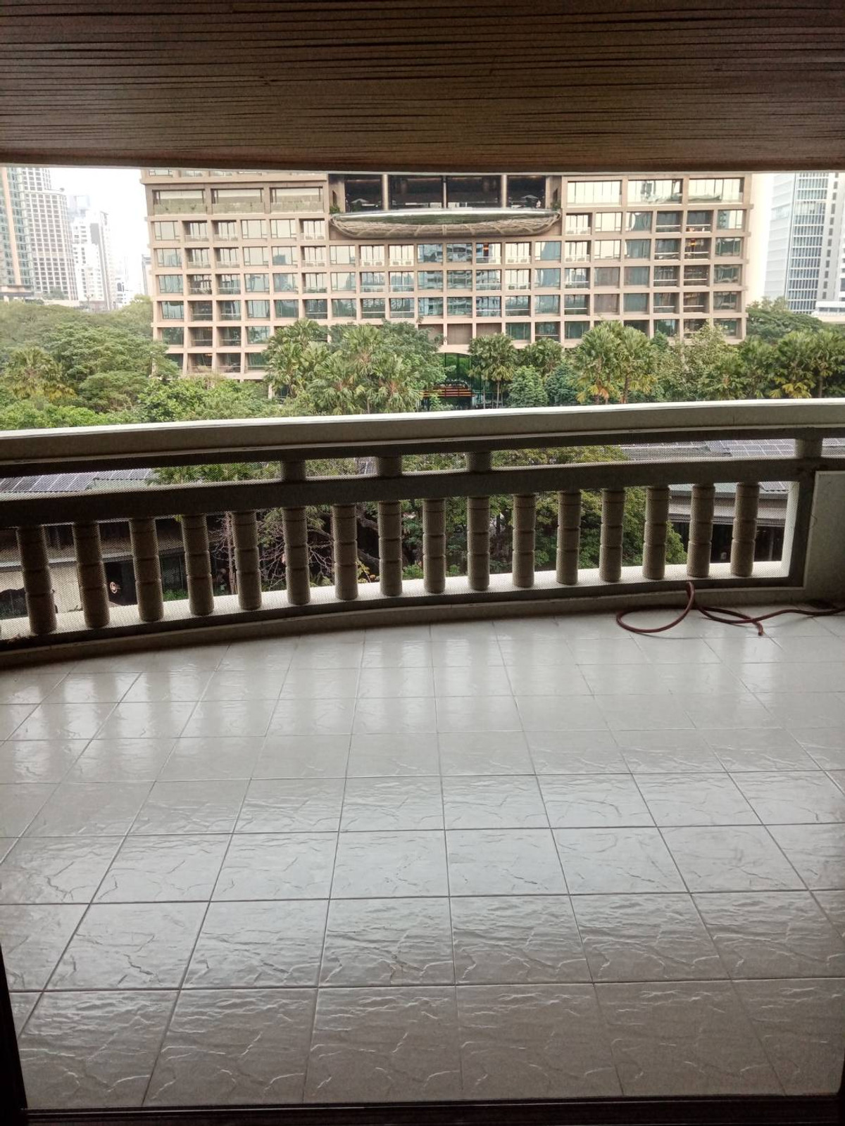 For RentCondoWitthayu, Chidlom, Langsuan, Ploenchit : Ambassador Court 200 sq.m. Please add LINE ID @806qphgn o8415o5483