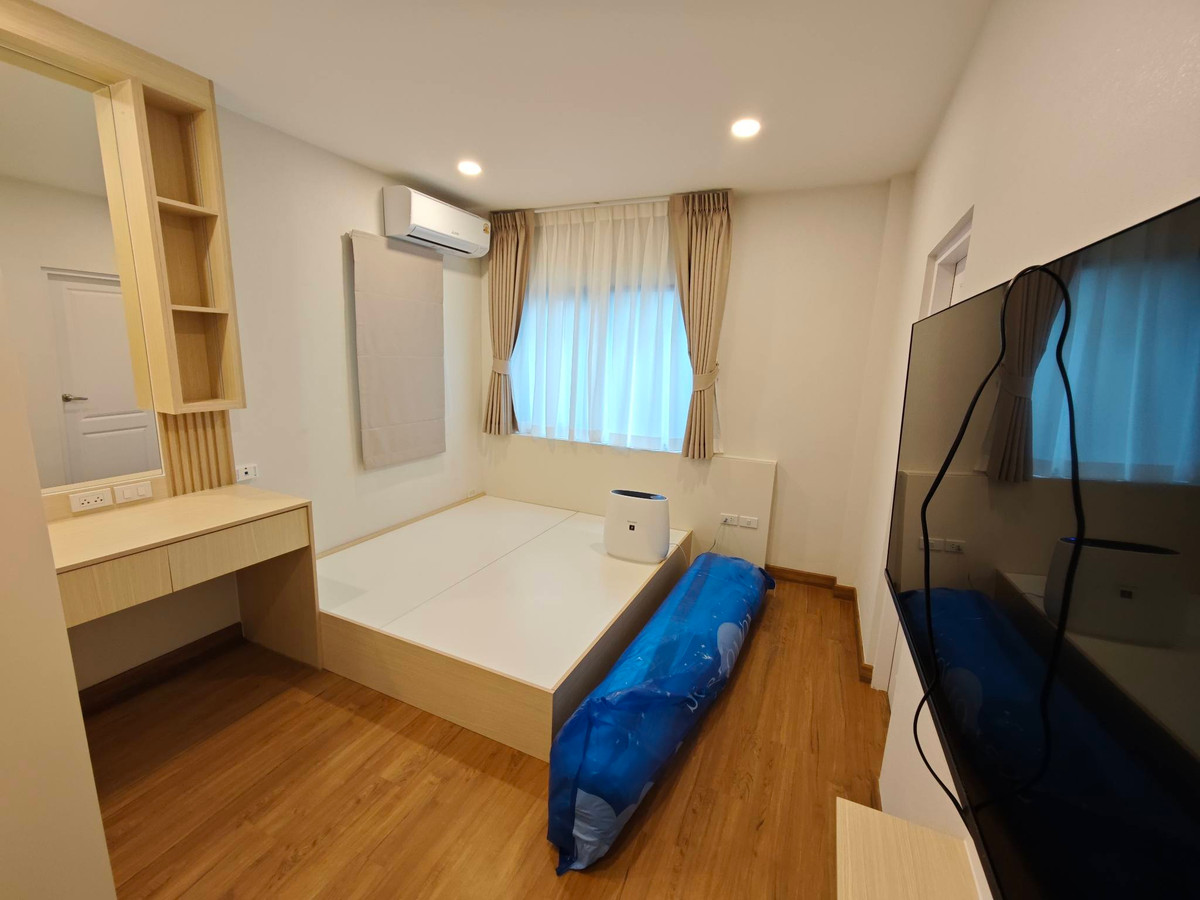 For RentHouseVipawadee, Don Mueang, Lak Si : Centro Vibhavadi, near Don Mueang Airport and International School, 4 bedroom detached house, available for rent,