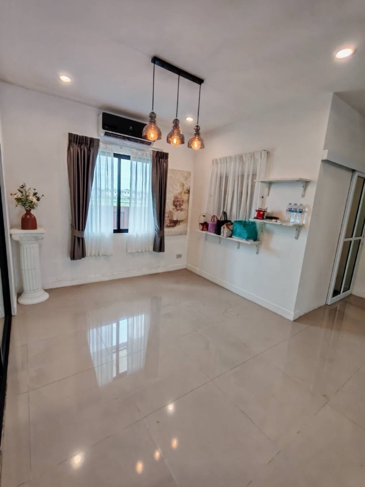 For SaleHousePathum Thani,Rangsit, Thammasat : Urgent sale Baan Fah Piyarom Necto