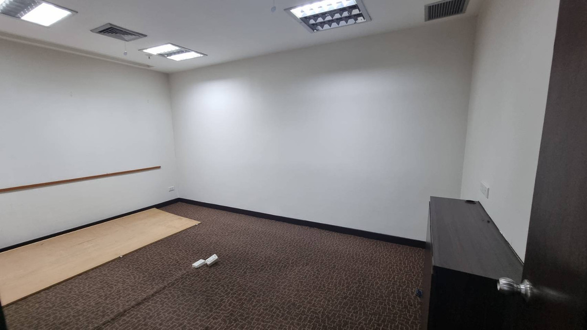 For RentOfficeSukhumvit, Asoke, Thonglor : Office for rent, Asoke area, near BTS and MRT.